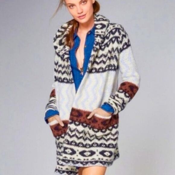 Abercrombie & Fitch Sweaters - Abercrombie & Fitch Tribal & Geometric Pattern Open Knit Sweater with Hood